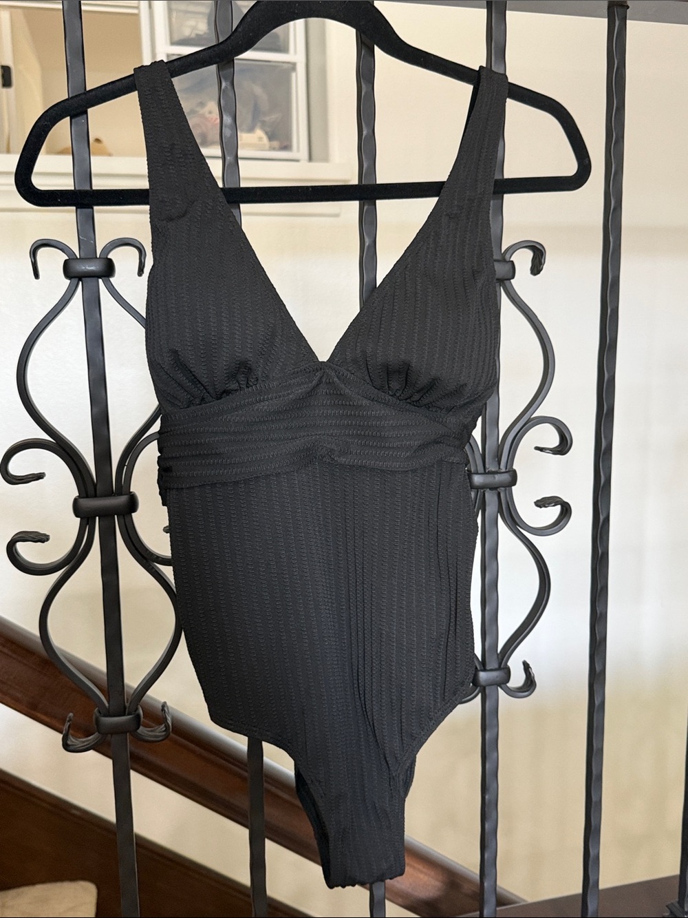 Cupshe Black Ribbed V-Neck One-Piece Swimsuit